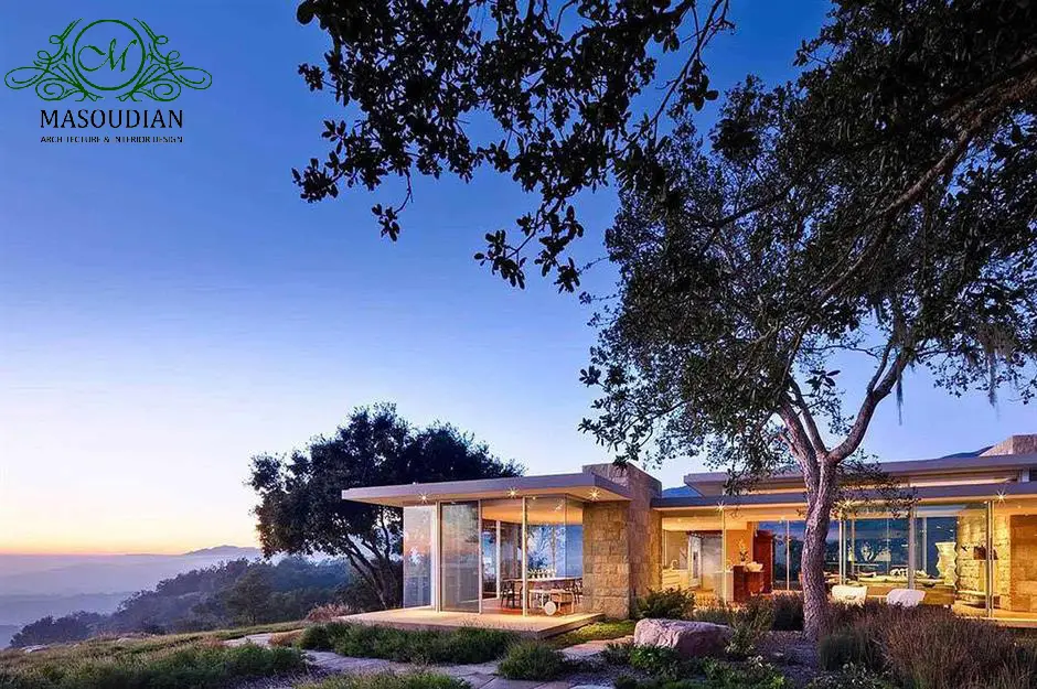 ویلا شیشه ای مدرن در بالای تپه، کالیفرنیا، آمریکا